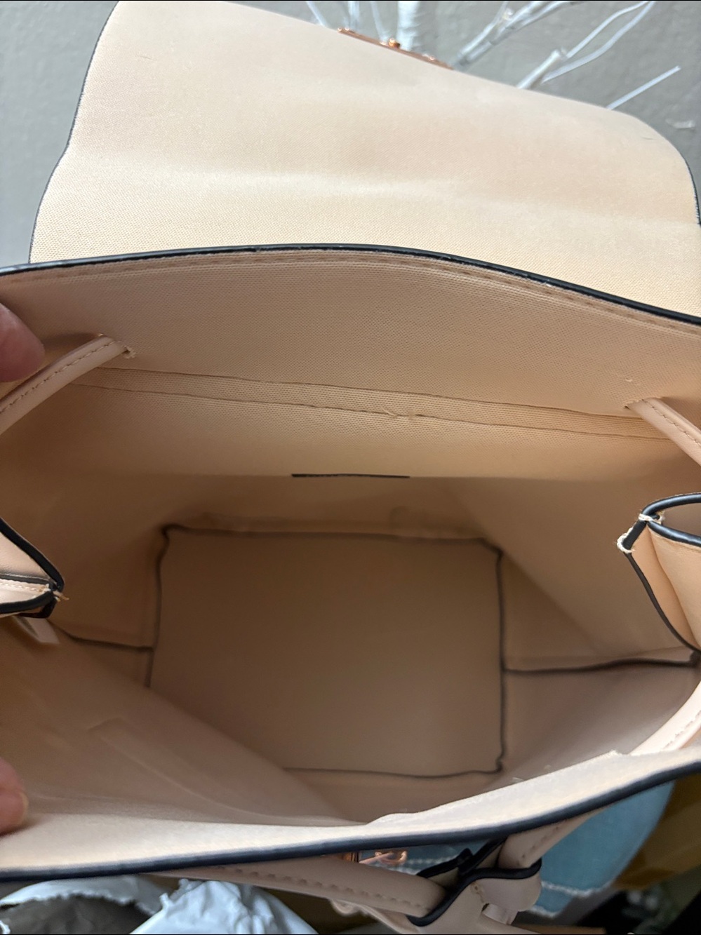 Cream Leatherette Backpack with Rose Gold Hardware. NWOT🌸 - Picture 5 of 5